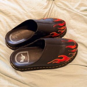 Dr. Martens San Mule Flame Black Shoes